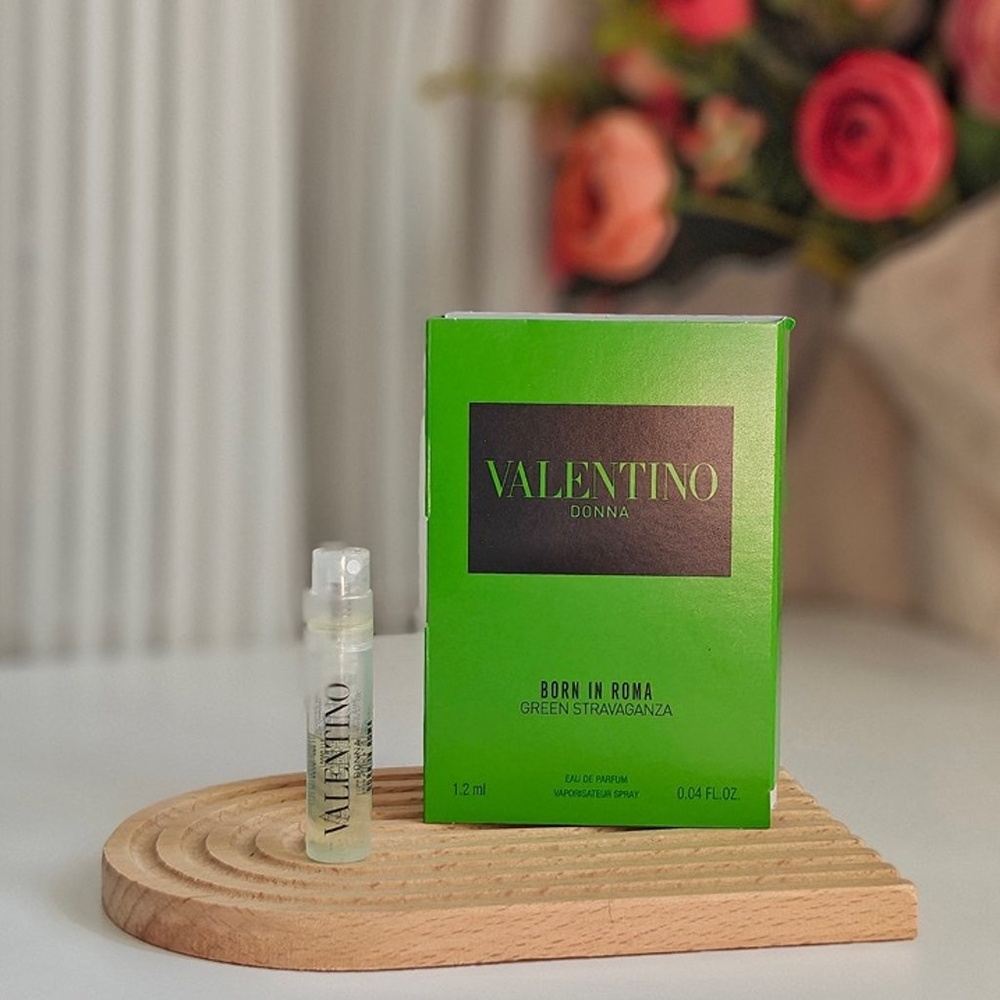 New Valentino Donna Born in Roma Green Stravaganza edp 0.04oz/ 1.2ml
